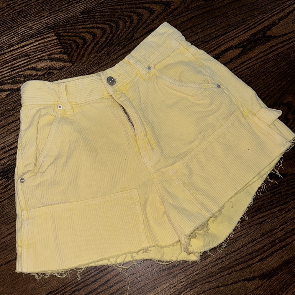 Corduroy yellow BDG shorts